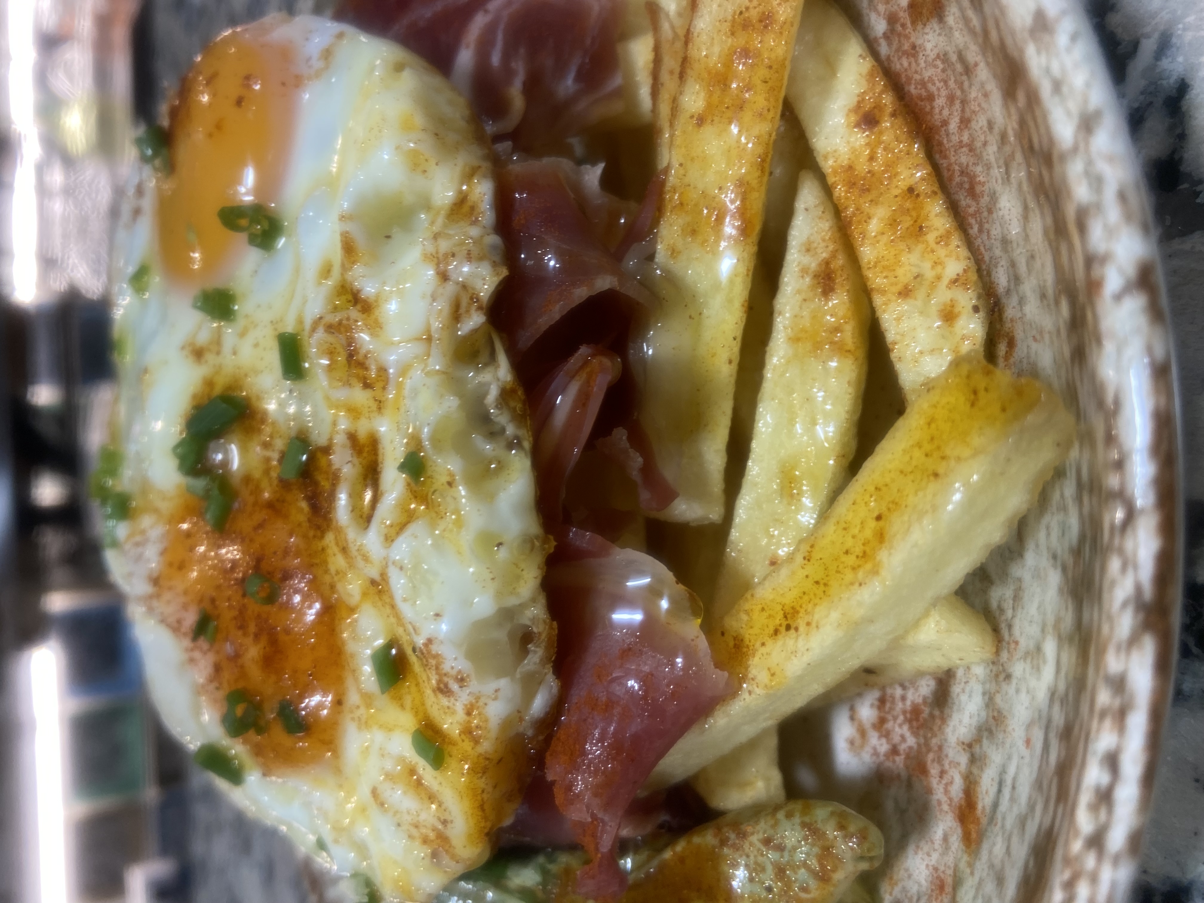 HUEVOS ROTOS 