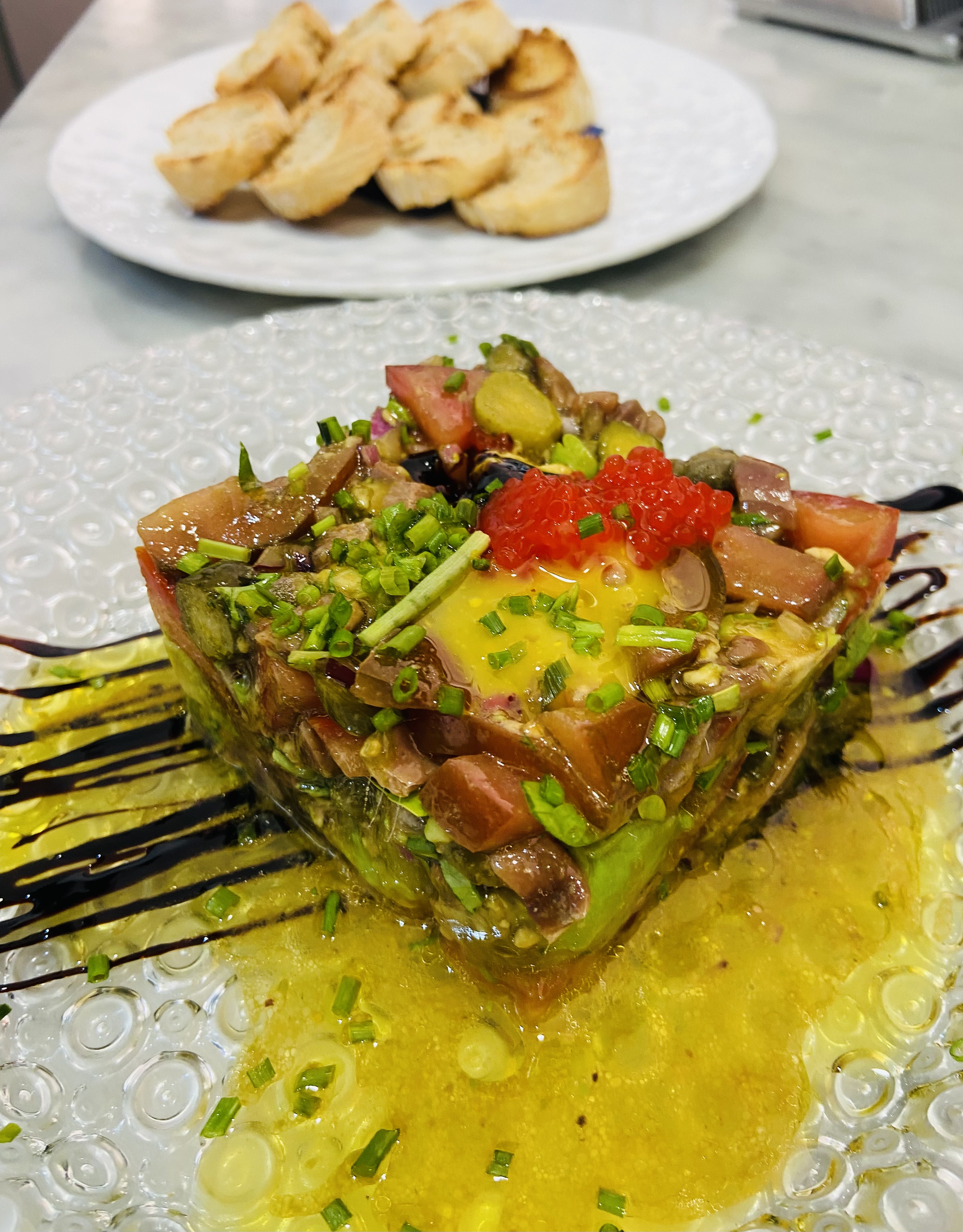  TARTAR DE AGUACATE Y ANCHOAS 