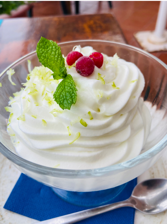  MOUSSE DE LIMÓN Y GALLETA 