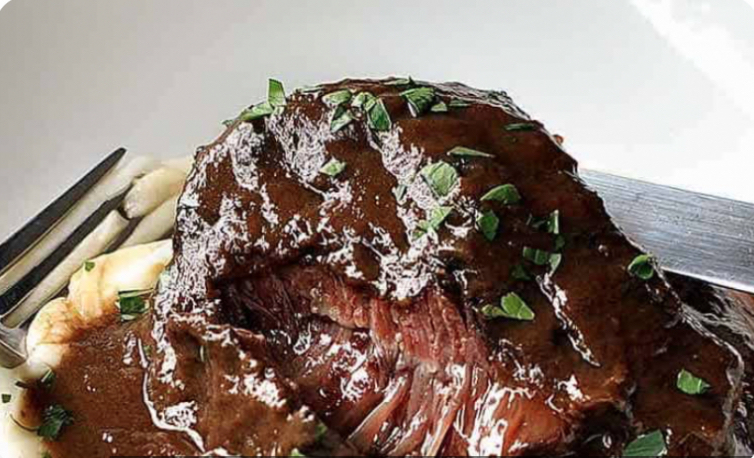  CARRILLADA DE CERDO IBéRICO ESTOFADA 
